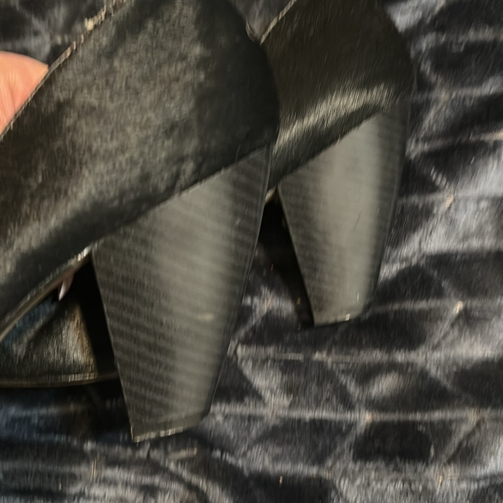 Heels - Picture 7 of 7